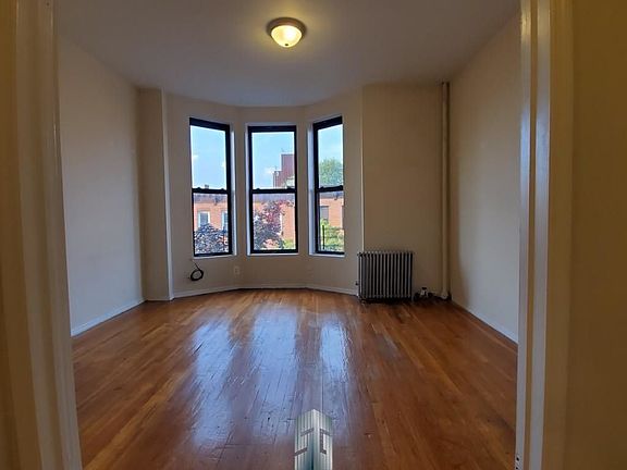 2nd image of 398 12th St APT 3R
