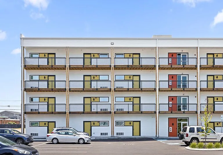 East Line Apartments — Photo 17