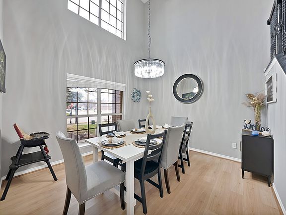 4th image of 3822 Spring Run Ln