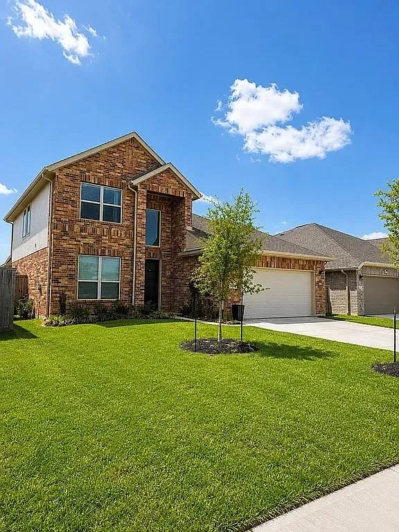 4 bed, 2.5 bath, 2312 sqft, $3,350 — Photo 1
