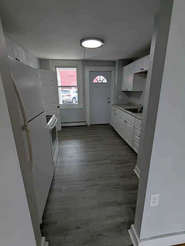 1 bed, 1.0 bath, $1,150 — Photo 3