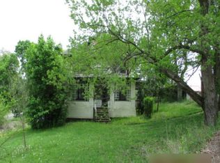 711 Henderson Dr, Springdale, PA 15144