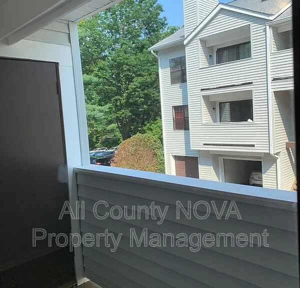 1611 Carriage House Ter #D — Photo 14