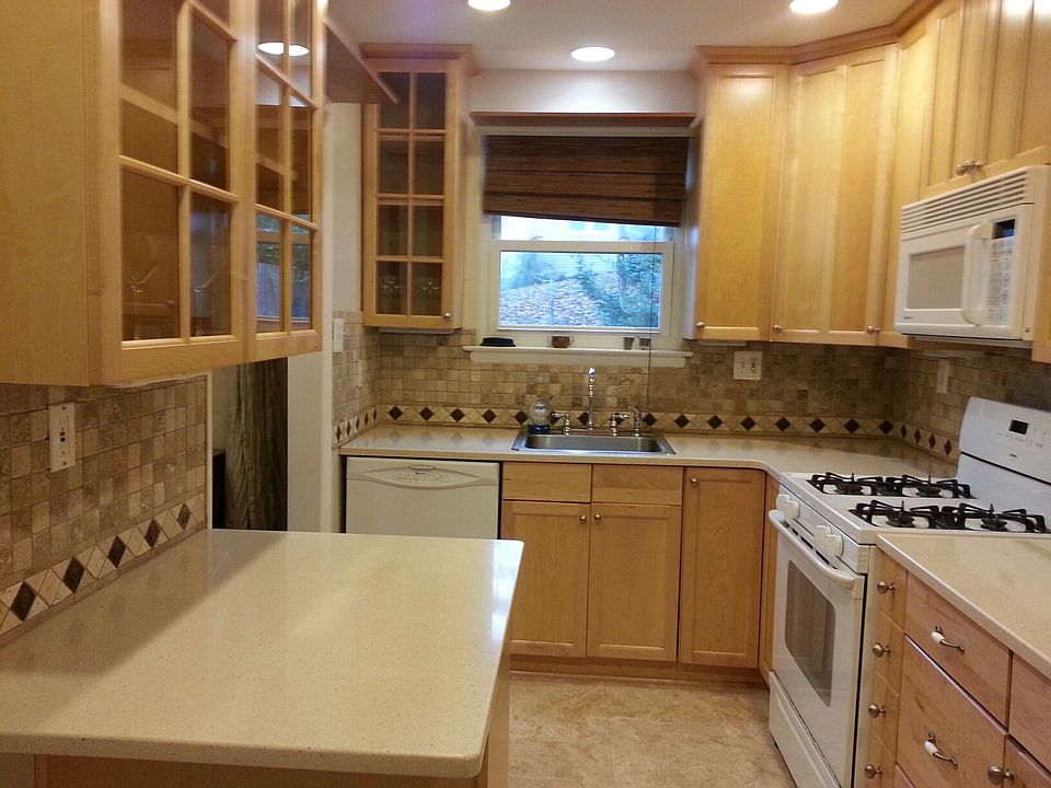 1st image of 6384 Lakewood Dr