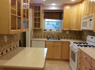 6384 Lakewood Dr, Falls Church, VA 22041