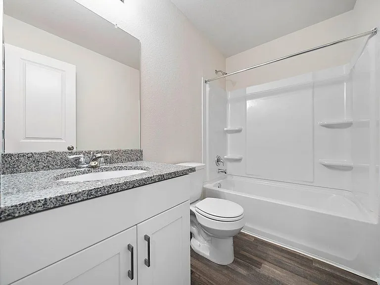 1116 Richard St — Photo 3