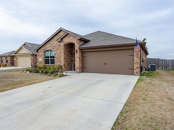 3rd image of 250 Oaklawn Dr