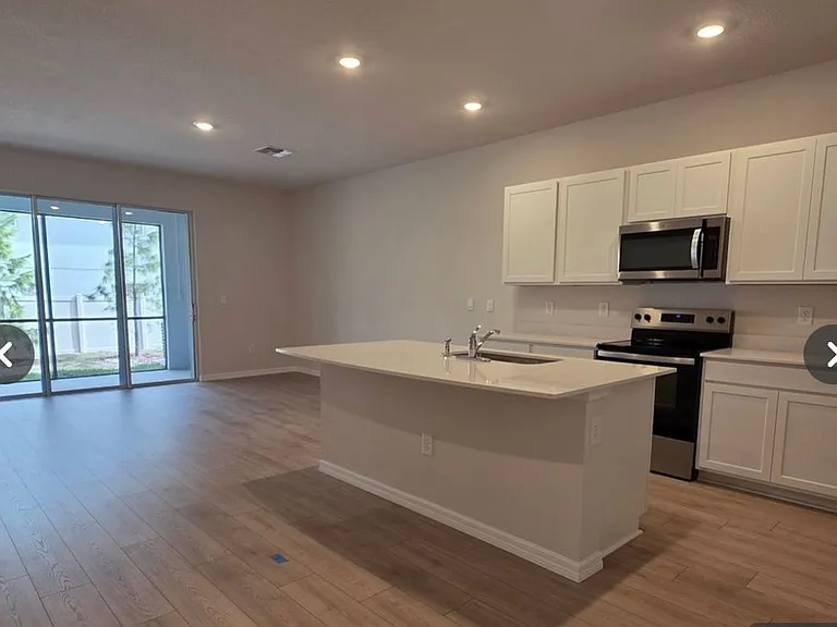 11846 Davis Dr — Photo 3