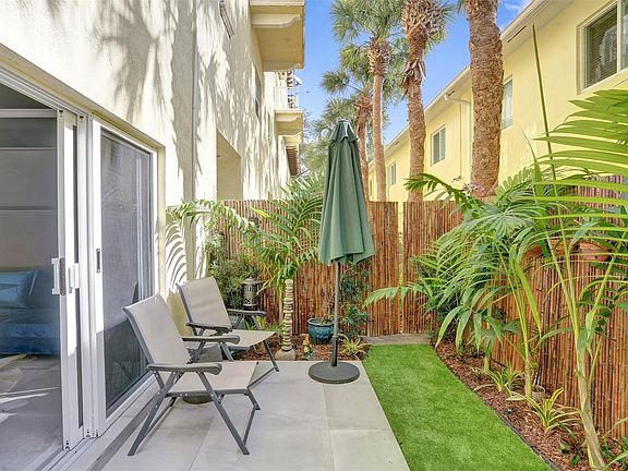 2nd image of 2706 NE 8th Avenue #2706
