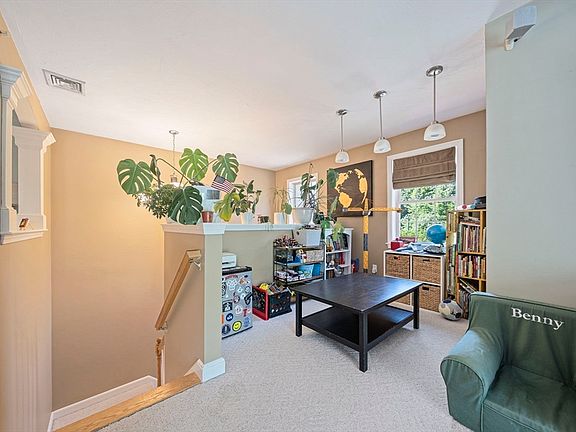 5th image of 222 Tamarack Ln #222