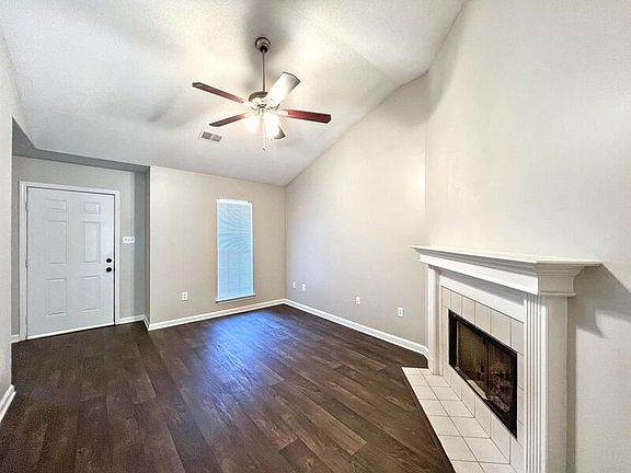 5th image of 802 We Ross Pkwy