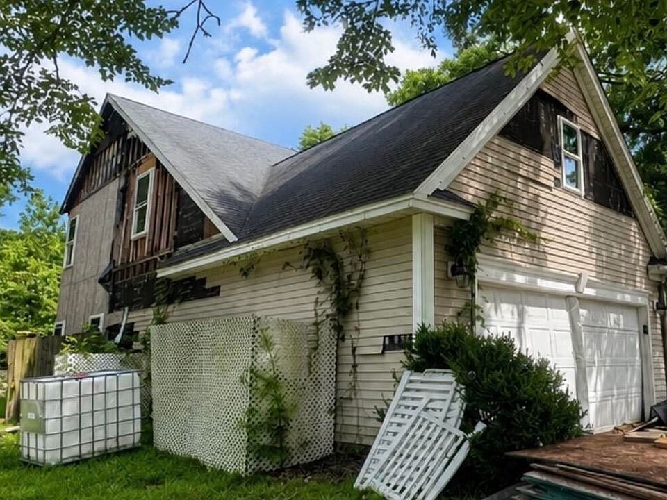 2nd image of 120 Fairbury Dr