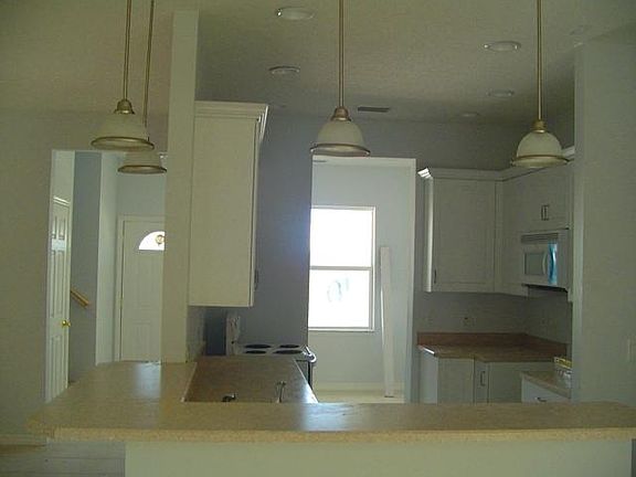 2nd image of 508 Eastwood Ln