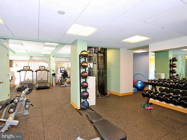 2555 Pennsylvania Ave NW — Photo 8