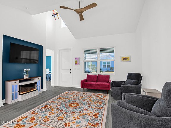 4th image of 169 Coastal Ave