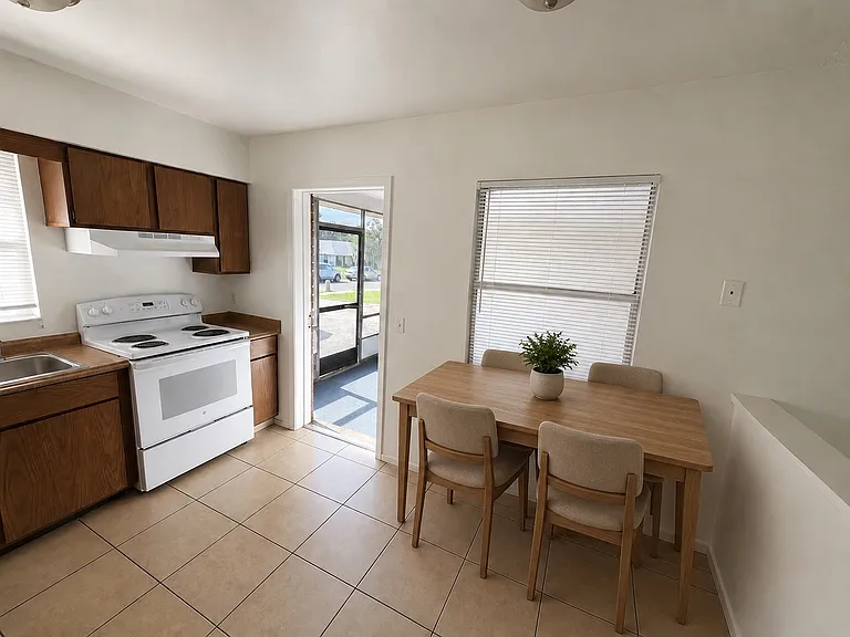 2300 W Cannon Ter NW #B — Photo 2