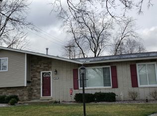 40417 Pinetree Dr, Plymouth, MI 48170