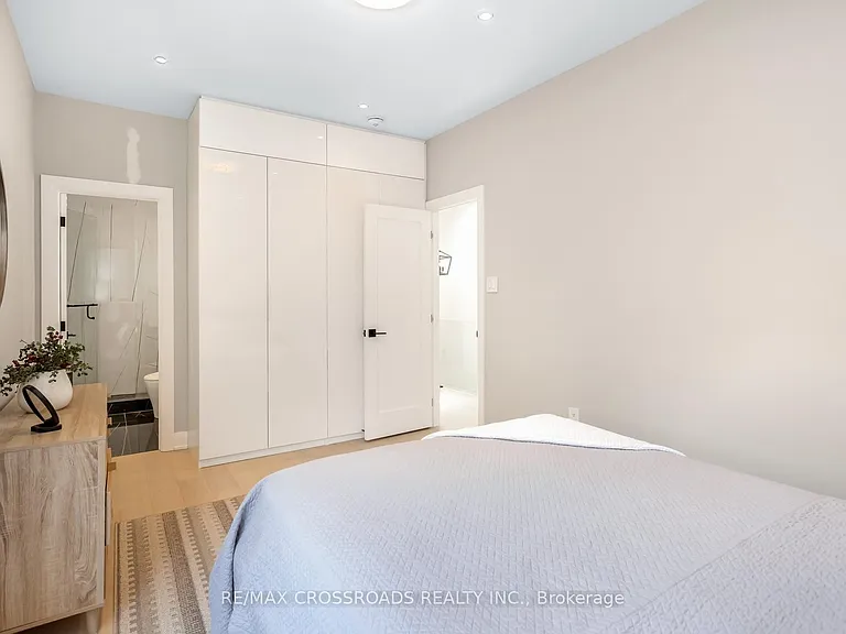 10 Hamstead Ave — Photo 24