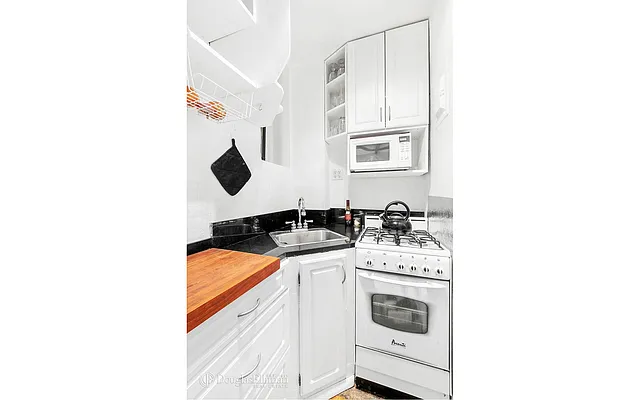 Sold by Douglas Elliman | media 5