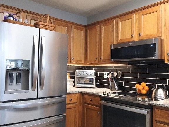 4th image of 615 Bellerive Ct Unit D