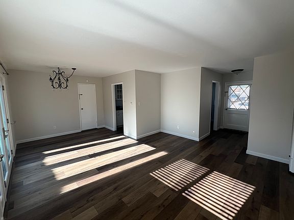 3rd image of 392 Redwood Ave