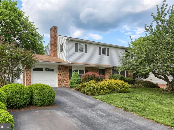 515 Park Hills Dr, Mechanicsburg, PA 17055