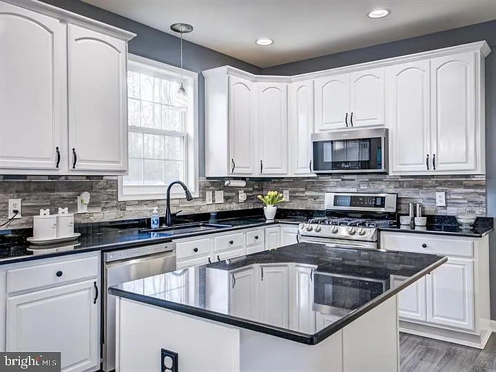 5 Regal Ct — Photo 13