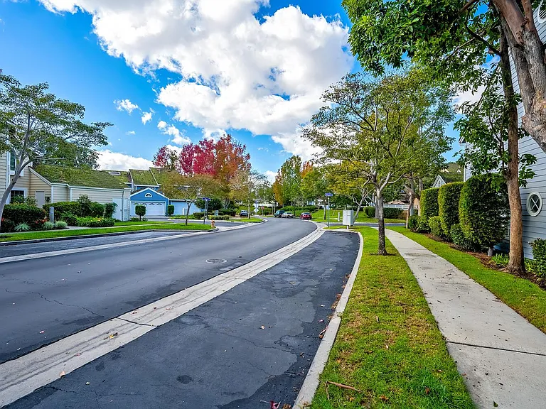 620 Holbrook Ct #101 — Photo 51