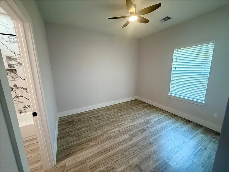 9508 Quaker Ct — Photo 12