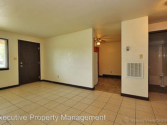 3rd image of 1445 Woodland Dr APT C