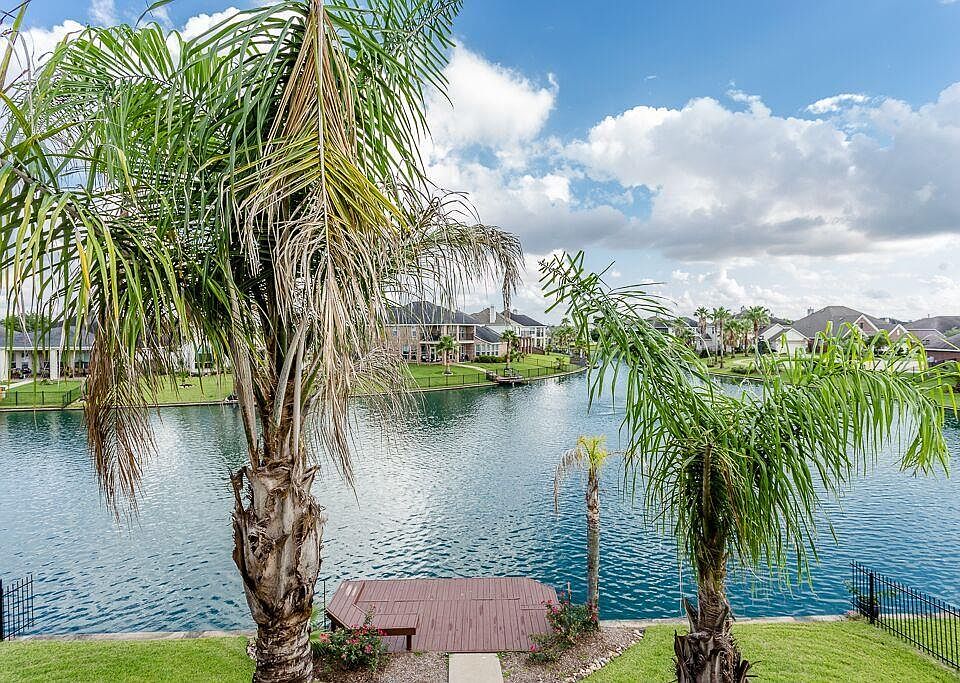1st image of 17907 Avalon Point Ct