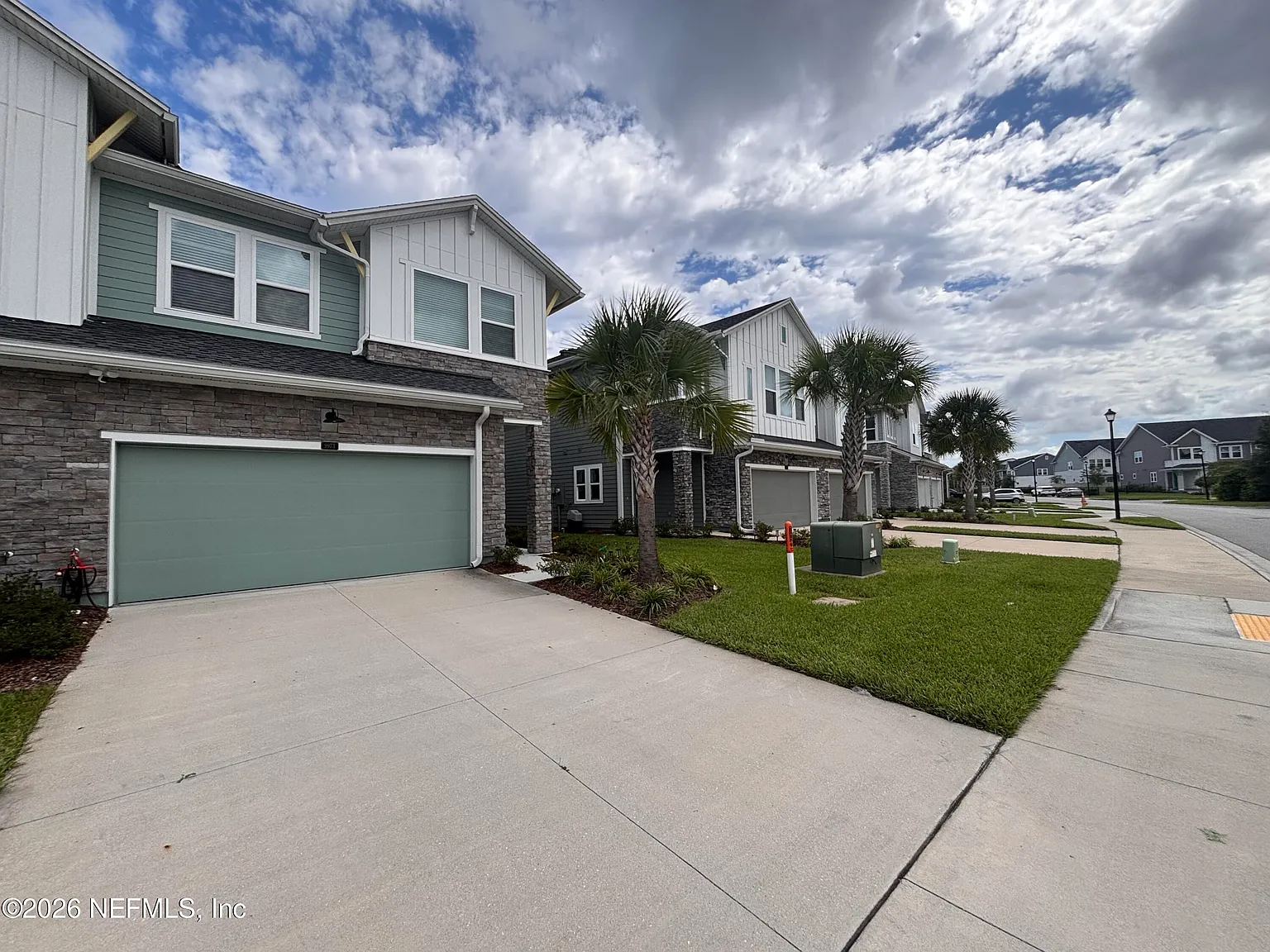 4 bed, 3.0 bath, 2298 sqft, $3,750 — Photo 3