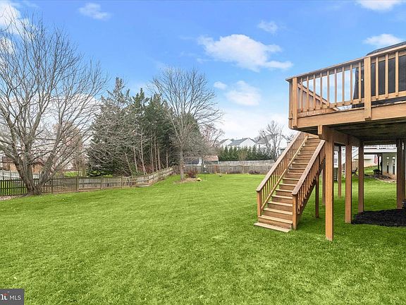 2nd image of 481 Hawk Ridge Ln