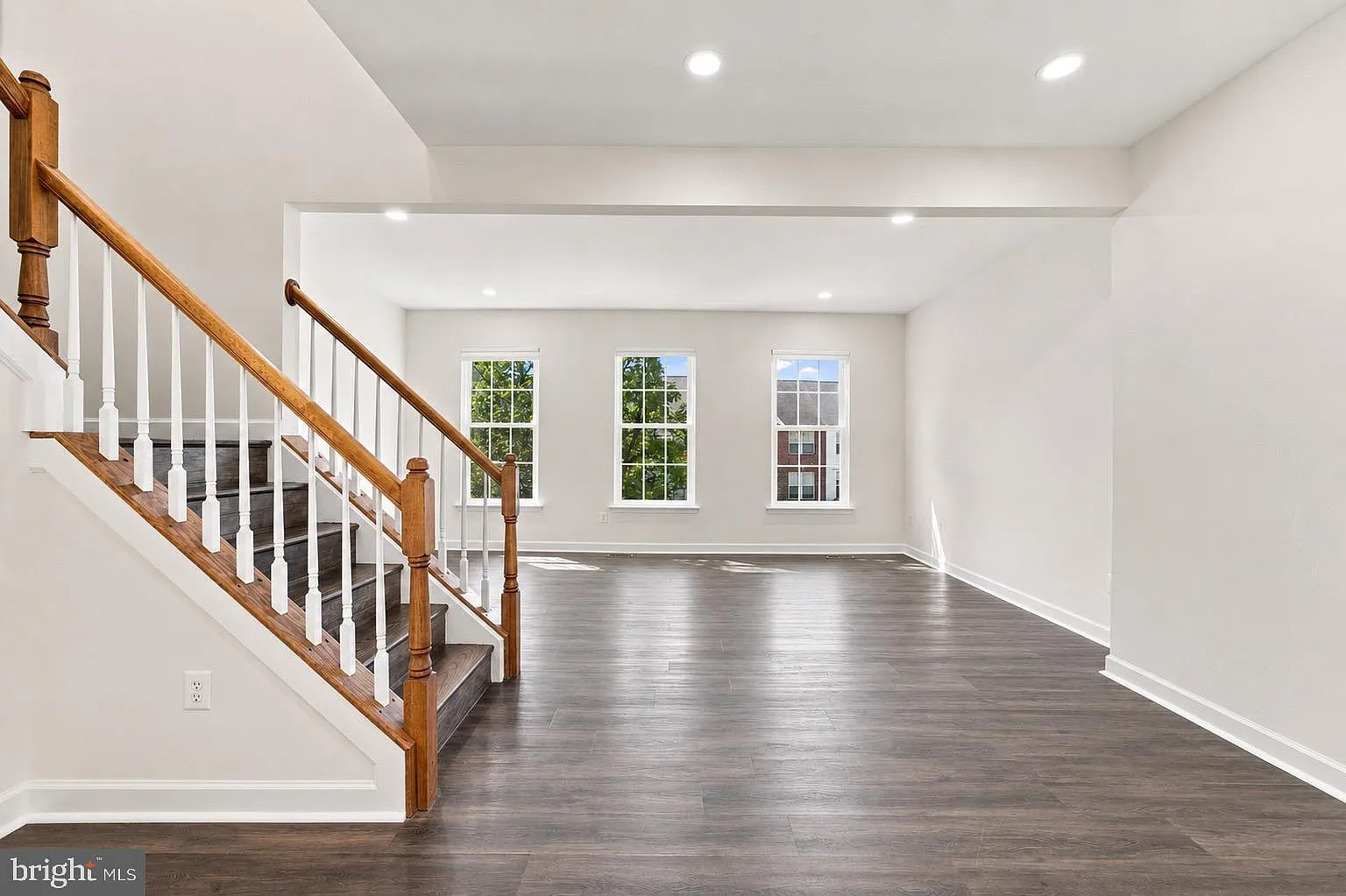 3 bed, 4.0 bath, 2026 sqft, $3,100 — Photo 4