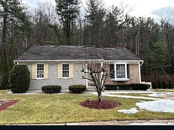 2137 Woodglen Rd, Pottsville, PA 17901