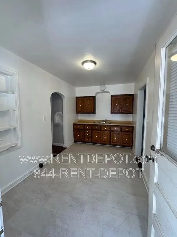 1 bed, 1.0 bath, 1260 sqft, $695 — Photo 3