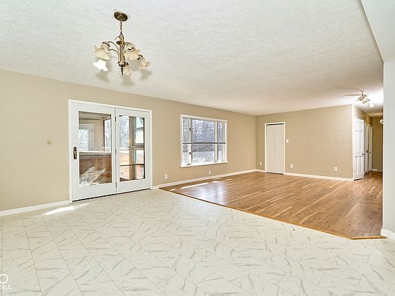 5th image of 493 N Avon Ave