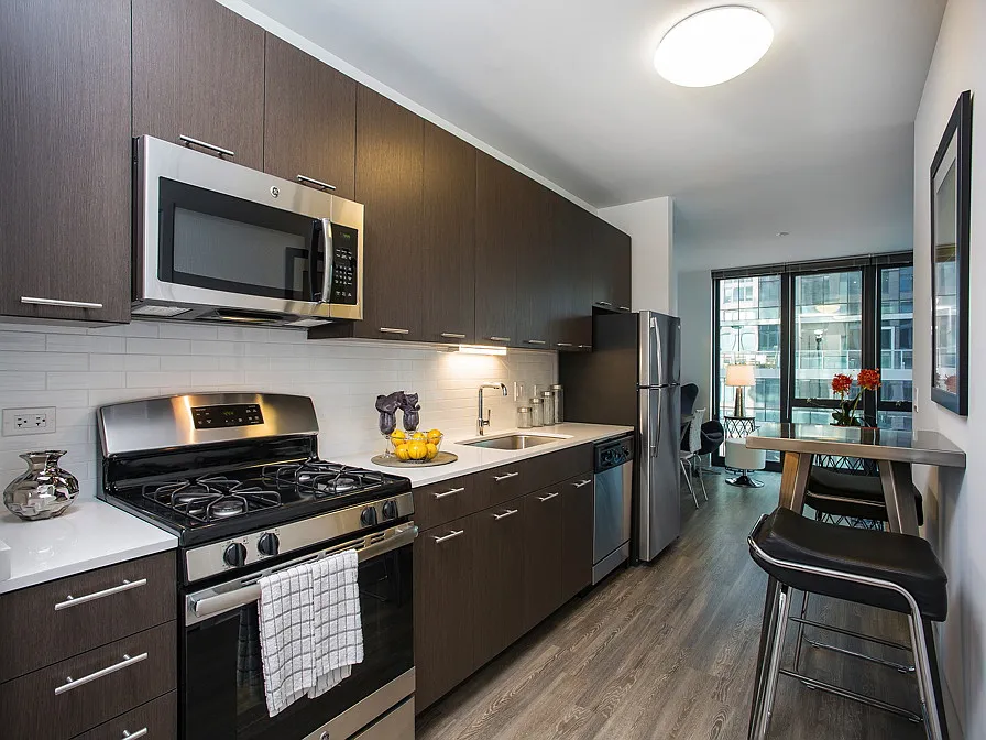 636 N Wells St #2805