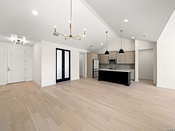 4th image of 301 BOW DR