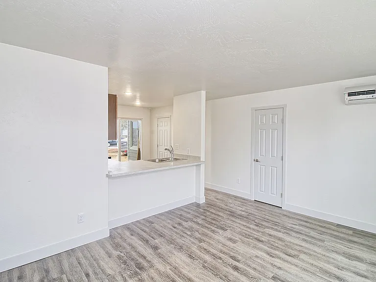 109 Anna Ct — Photo 24