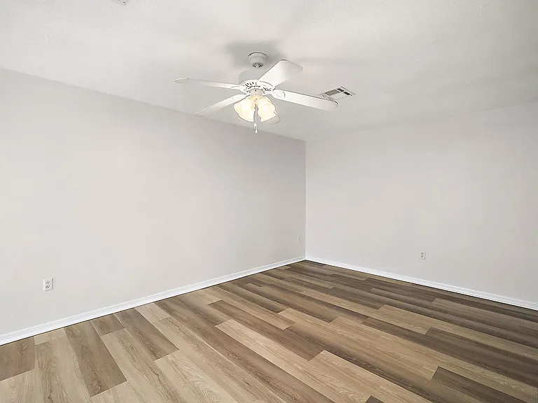 202 Fernwood St #1 — Photo 8