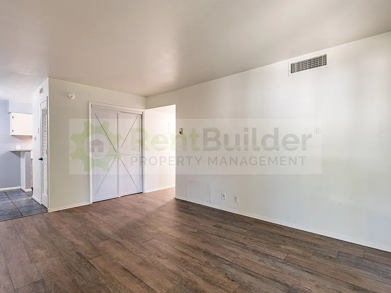 1601 Pennsylvania St NE #4 — Photo 5