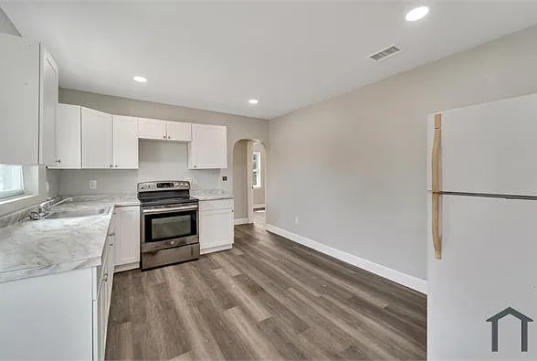 2 bed, 1400 sqft, $2,000 — Photo 2
