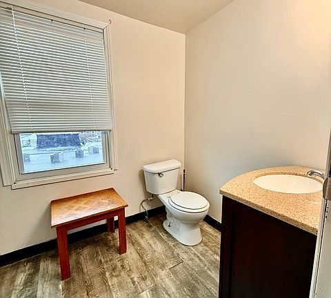 5th image of 812 E Warrington Ave Floor 3