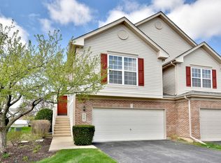 821 Crossing Way, Saint Charles, IL 60174