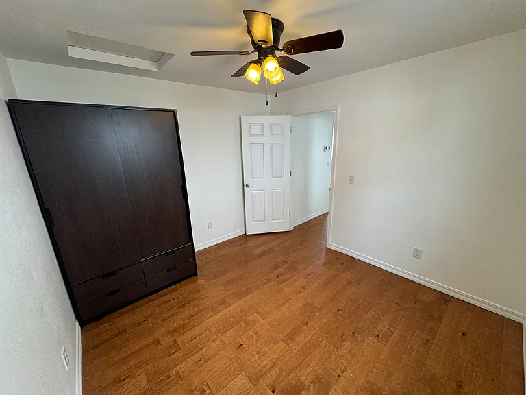 1338 Pine St — Photo 11
