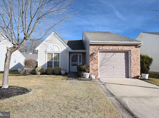 989 Larkspur Pl N, Mount Laurel, NJ 08054