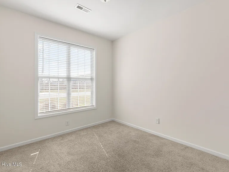 97 Dresser Ln — Photo 12
