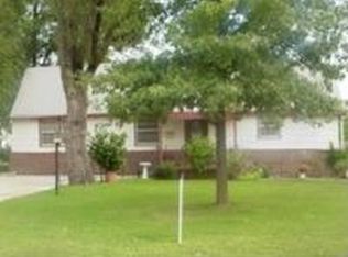 1104 E 8th St, Newton, KS 67114