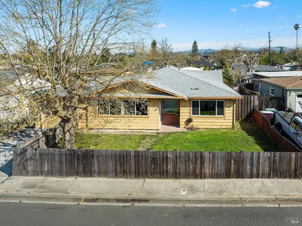 1051 San Domingo Drive, Santa Rosa, CA 95404